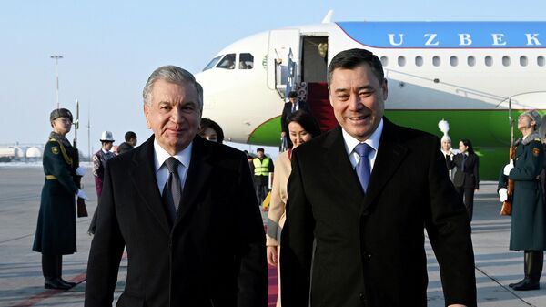 Президент Узбекистана с супругой прибыл в Бишкек - Sputnik Кыргызстан