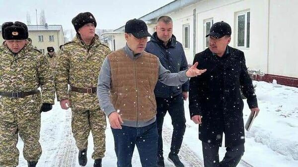 Президент КР Садыр Жапаров посетил Кой-Ташскую войсковую часть 73809 - Sputnik Кыргызстан