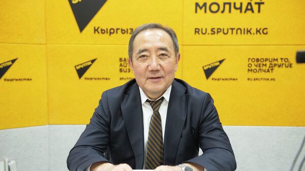 Министр труда, социального обеспечения и миграции Кудайберген Базарбаев - Sputnik Кыргызстан