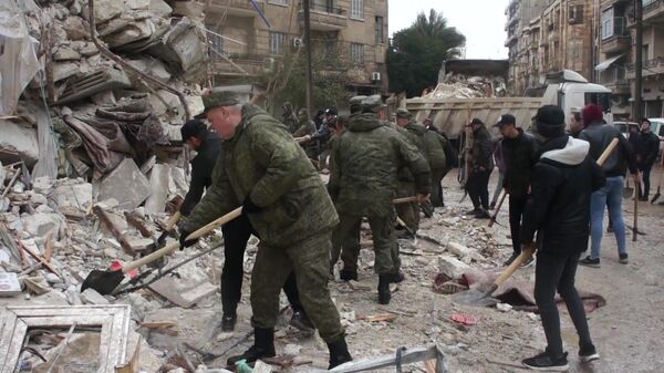 Российские военнослужащие помогают в ликвидации последствий разрушительного землетрясения в Сирии. - Sputnik Кыргызстан