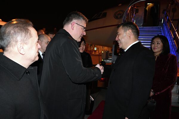 Президент Кыргызстана Садыр Жапаров накануне, 12 февраля, прибыл с официальным визитом в Будапешт (Венгрия) - Sputnik Кыргызстан