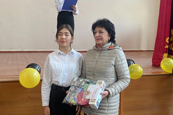В Бишкеке ветеранам Великой Отечественной войны вручили подарки от правительства Москвы - Sputnik Кыргызстан