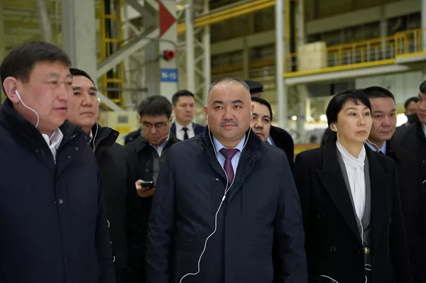 Торага Жогорку Кенеша Нурлан Шакиев призвал Hyundai Motor Company открыть филиал и построить завод в Кыргызстане - Sputnik Кыргызстан