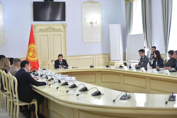 По его словам, в этом году завершается реализация программы &quot;Цифровой Кыргызстан 2019-2023&quot;, в связи с чем нужно разработать новую концепцию цифровизации - Sputnik Кыргызстан