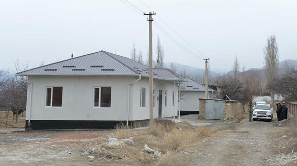 Баткен облусунда курулган турак-жайлар. Архив - Sputnik Кыргызстан