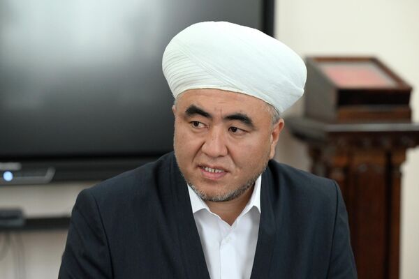 По словам муфтия, в этом году Саудовская Аравия выделила 6 110 квотных мест для мусульман из Кыргызстана, желающих совершить хадж в Мекку - Sputnik Кыргызстан