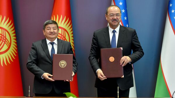Рабочий визит председателя кабинета министров Акылбека Жапарова в Узбекистан - Sputnik Кыргызстан