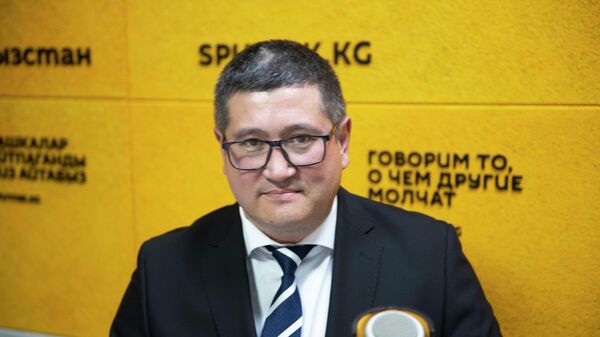 Тазалык муниципалдык ишканасынын техникалык өндүрүш башкармалыгынын башчысы Адил Назаров - Sputnik Кыргызстан