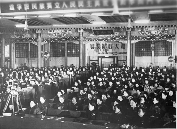 Азия кыз-келиндеринин конференциясы. Пекин, 1949-жыл - Sputnik Кыргызстан