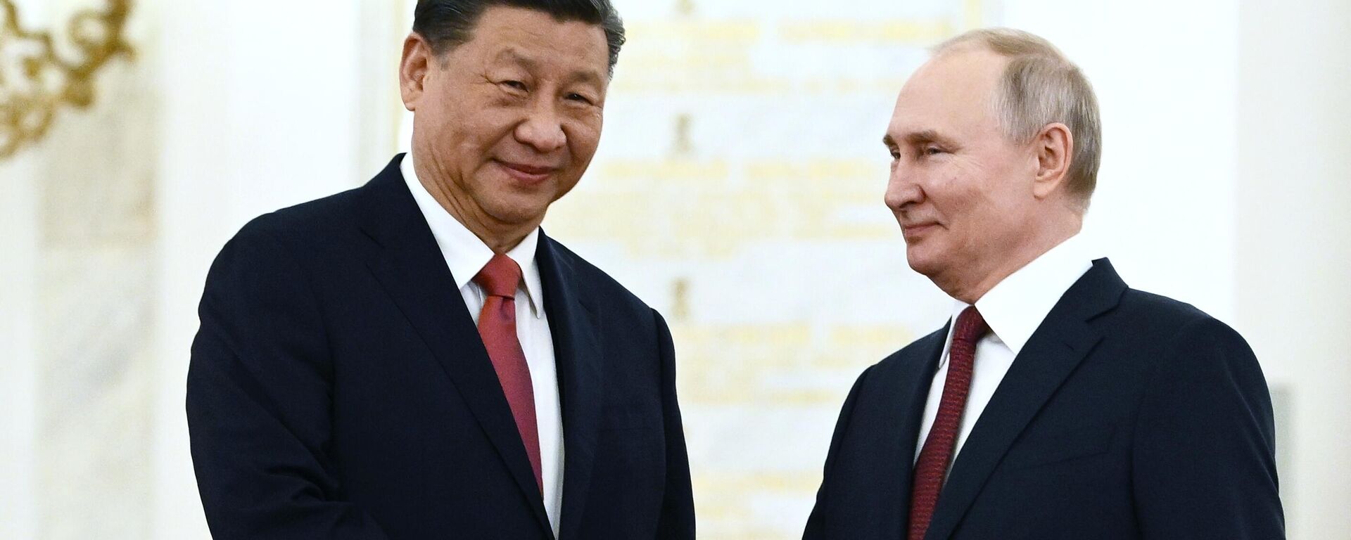 Президент РФ Владимир Путин и председатель КНР Си Цзиньпин во время встречи в Москве - Sputnik Кыргызстан, 1920, 21.03.2023