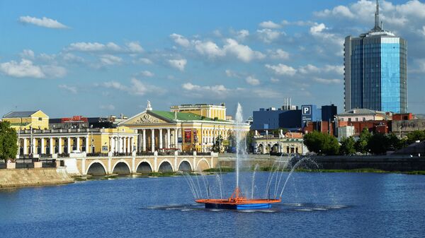 Вид с набережной на государственную филармонию в Челябинске. Архивное фото  - Sputnik Кыргызстан