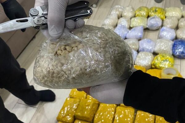 Наркотики афганского происхождения перевозили через Кыргызстан - Sputnik Кыргызстан