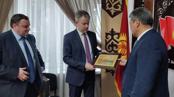 Встреча полномочного представителя президента КР в Ошской области с председателем РКФР - Sputnik Кыргызстан