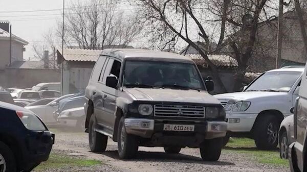 Перевозка ГСМ в дополнительных баках авто из Казахстана в КР - Sputnik Кыргызстан
