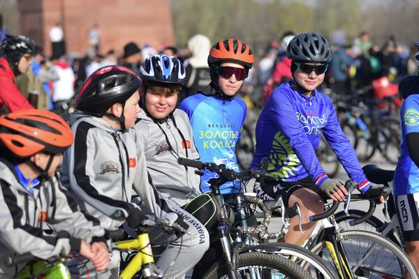 Бишкектеги велосезондун ачылышына катышуучулар - Sputnik Кыргызстан