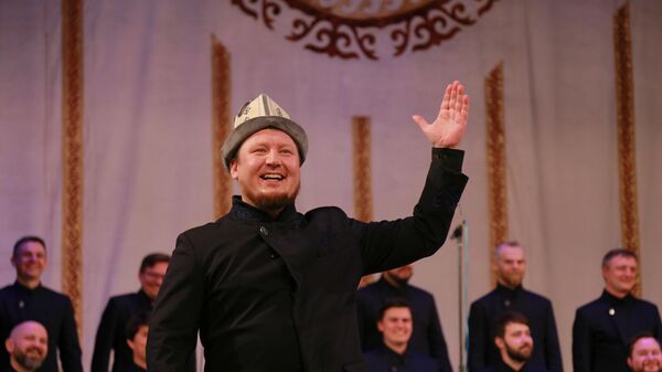 Россияне невероятно исполнили кыргызскую песню! Видео - Sputnik Кыргызстан