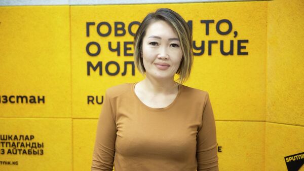 Ведущий специалист Управления по развитию услуг семьям и детям Минтруда КР Алия Чокоева - Sputnik Кыргызстан