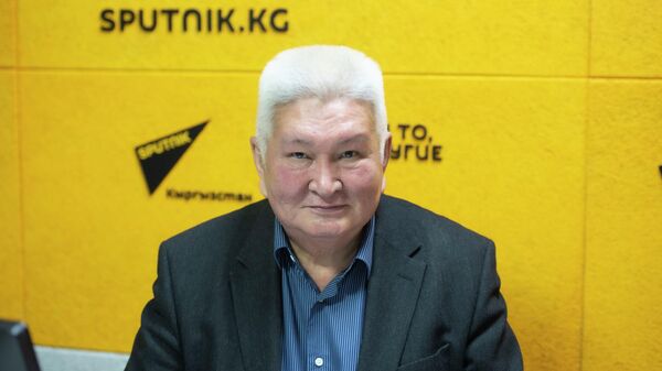 Бывший премьер-министр Кыргызстана, экс-министр внутренних дел Феликс Кулов  - Sputnik Кыргызстан
