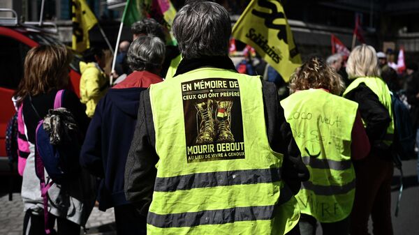 Демонстрация желтых жилетов во Франции. Архивное фото - Sputnik Кыргызстан