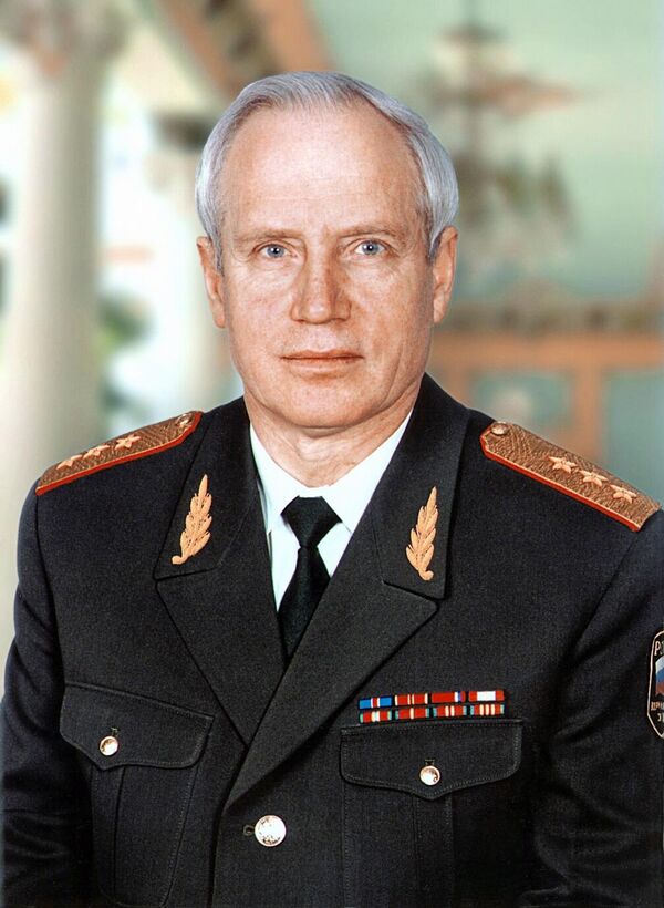 В мае 2000-го Сергей Лебедев был назначен директором СВР России. Через три года ему присвоили звание генерала армии. - Sputnik Кыргызстан