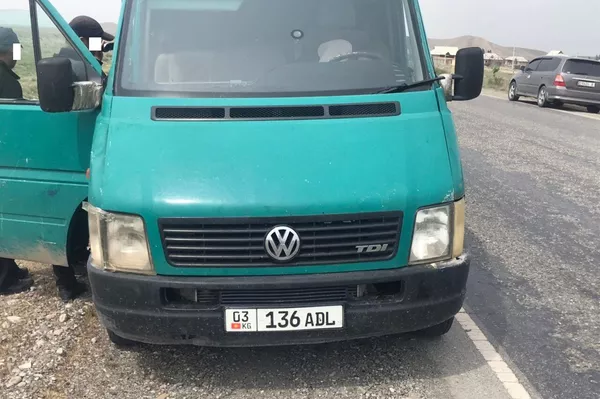 Груз перевозили в машине марки Volkswagen, который остановили на трассе Ош — Раззаков в селе Алга - Sputnik Кыргызстан