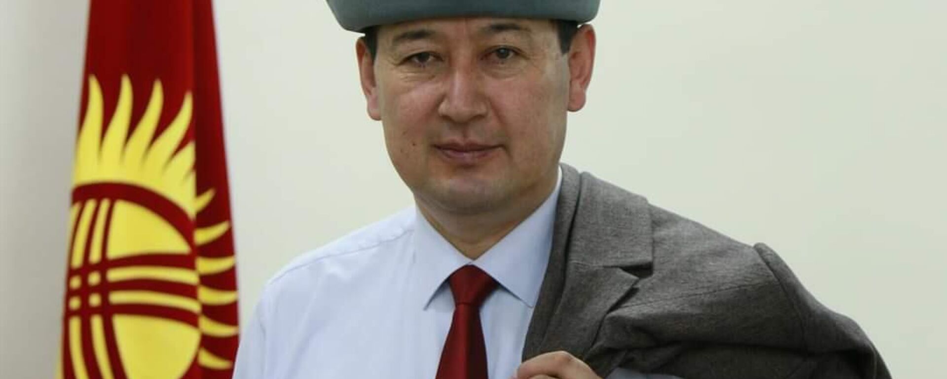 Полномочный представитель президента в Ошской области Эльчибек Джантаев - Sputnik Кыргызстан, 1920, 01.12.2025