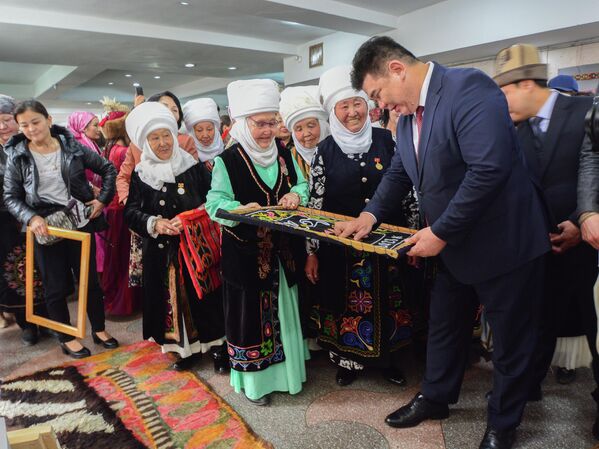 Фестивалга келген Маданият, маалымат, спорт жана жаштар саясаты министри Алтынбек Максутов - Sputnik Кыргызстан