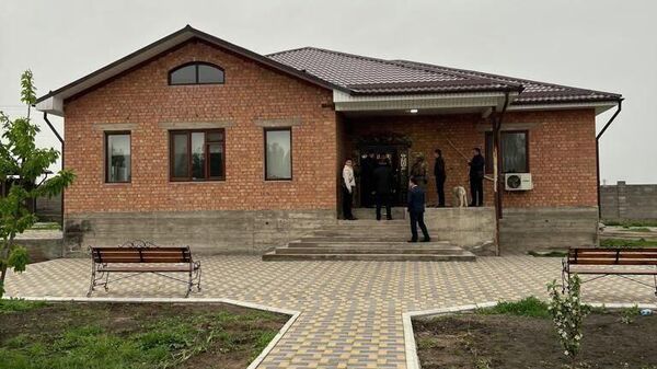 Задержание мэра Токмока Урмата Самаева в его доме - Sputnik Кыргызстан
