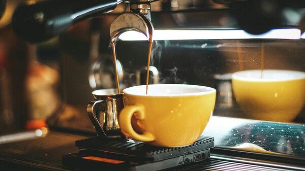 Кофе готовится на кофе-машинке. Иллюстративное фото - Sputnik Кыргызстан