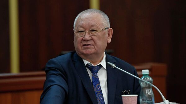 Председатель Национальной комиссии по госязыку и языковой политике Каныбек Осмоналиев - Sputnik Кыргызстан