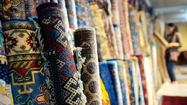 Продажа ковров. Архивное фото - Sputnik Кыргызстан