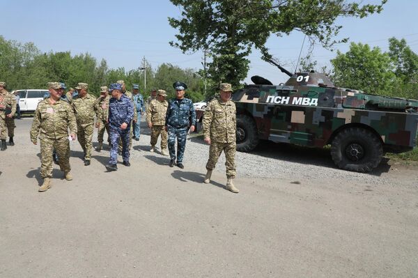 Учения проходят с участием органов управления и войсками Вооруженных сил КР, а также других воинских формирований, министерств и ведомств, органов государственных администраций и местного самоуправления - Sputnik Кыргызстан
