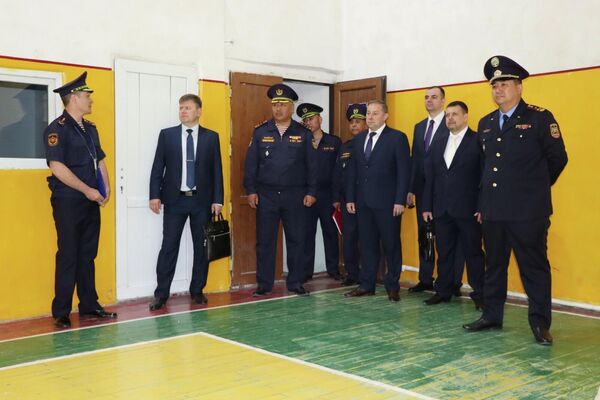 Алыбаев отметил, что сотрудничество между Внутренними войсками МВД Кыргызстана и Росгвардией является одним из приоритетных - Sputnik Кыргызстан