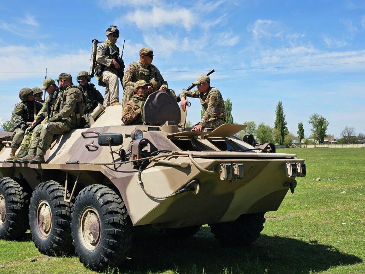 Задействовали спецназ и вертолет — фото с открытия сезона страйкбола в КР -  27.04.2023, Sputnik Кыргызстан