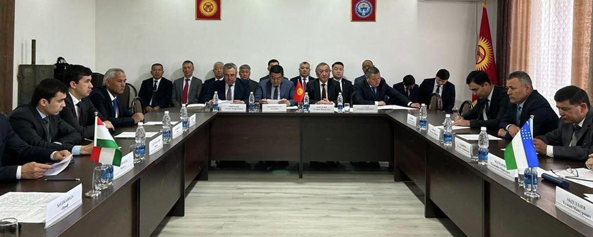 Встреча правительственных делегаций Кыргызстана, Узбекистана и Таджикистана - Sputnik Кыргызстан, 1920, 30.04.2023