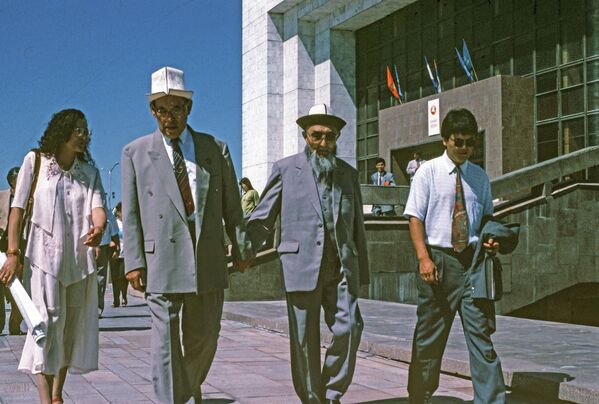 Ал Кыргызстанга биринчи жолу 1992-жылы, экинчи жолу 1995-жылы келген - Sputnik Кыргызстан