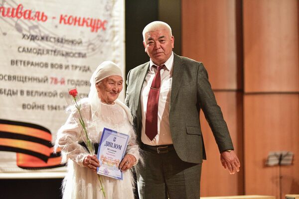 Победителям вручили денежные призы и грамоты - Sputnik Кыргызстан