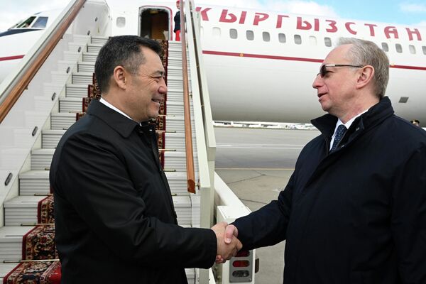 Президент Кыргызстана Садыр Жапаров прибыл с официальным визитом в Россию - Sputnik Кыргызстан