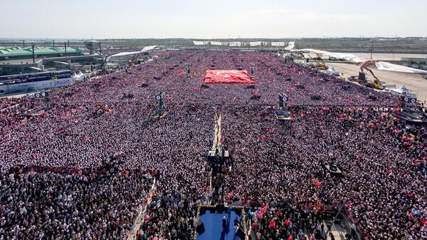 Түркиянын Стамбул шаарында Режеп Тайип Эрдоганды колдоо митинги өттү - Sputnik Кыргызстан
