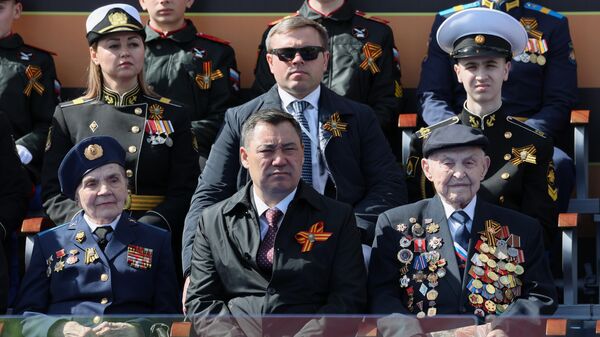 Москвадагы Жеңиш парадына катышып жаткан Кыргызстандын президенти Садыр Жапаров - Sputnik Кыргызстан