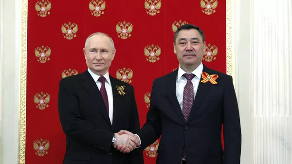 Президент РФ Владимир Путин с президентом КР Садыром Жапаровым. Архивное фото  - Sputnik Кыргызстан