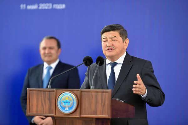 В торжественной церемонии закладки капсулы принял участие председатель кабмина Акылбек Жапаров, который находится в области с рабочей поездкой - Sputnik Кыргызстан