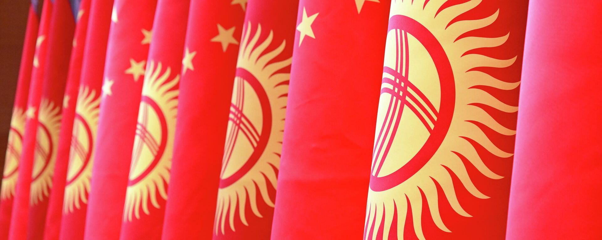 Флаги Кыргызстана и Китая. Архивное фото - Sputnik Кыргызстан, 1920, 17.08.2023