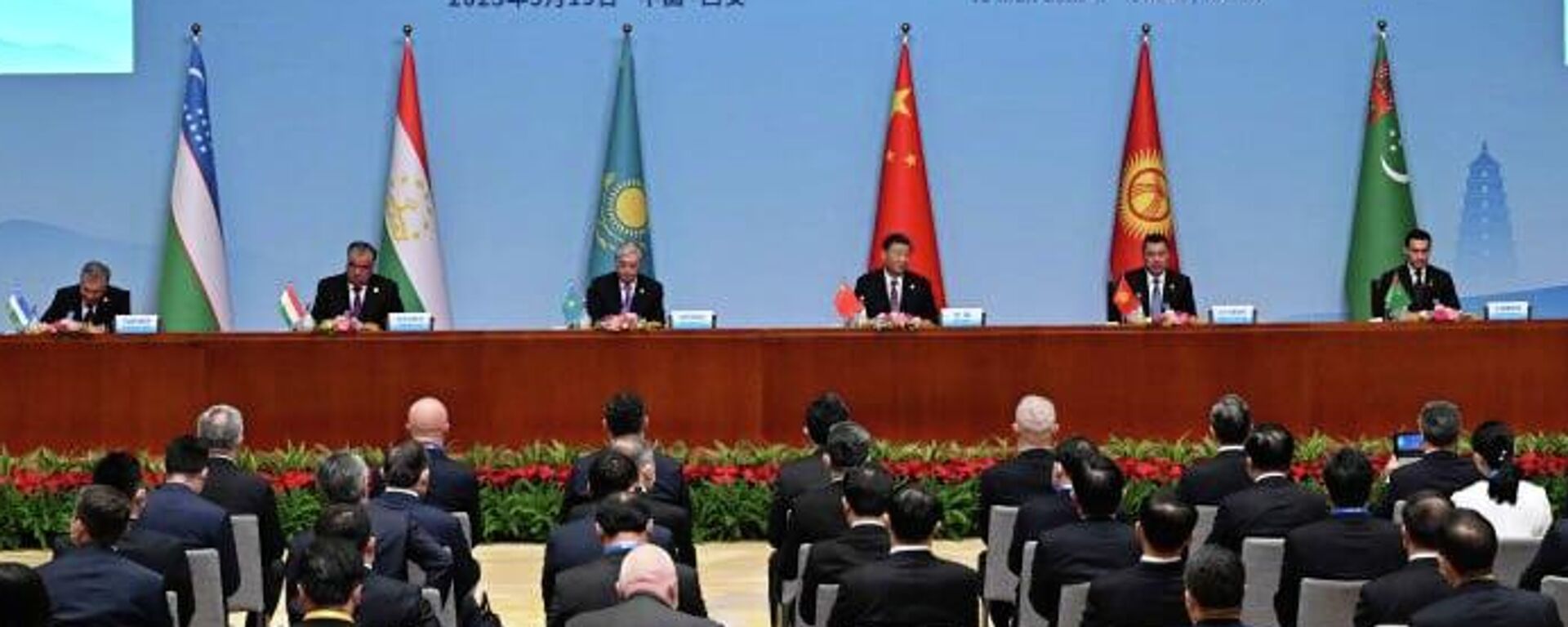Главы стран Центральной Азии на саммите Центральная Азия - Китай в Сиане - Sputnik Кыргызстан, 1920, 19.05.2023