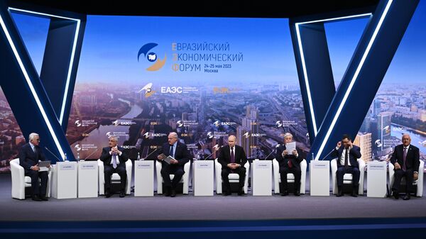 Лидеры стран ЕАЭС выступают на Евразийском экономическом форуме — прямой эфир - Sputnik Кыргызстан
