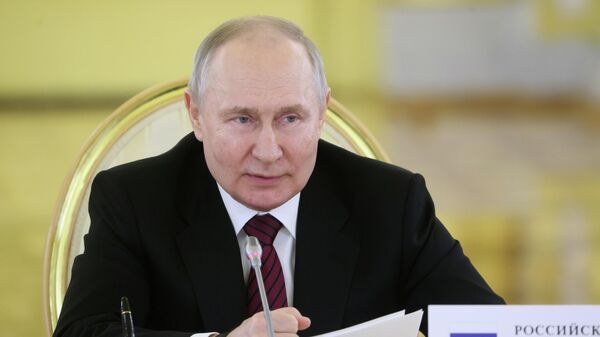 Президент РФ Владимир Путин проводит заседание высшего Евразийского экономического совета (ВЕЭС) в расширенном составе в Москве - Sputnik Кыргызстан