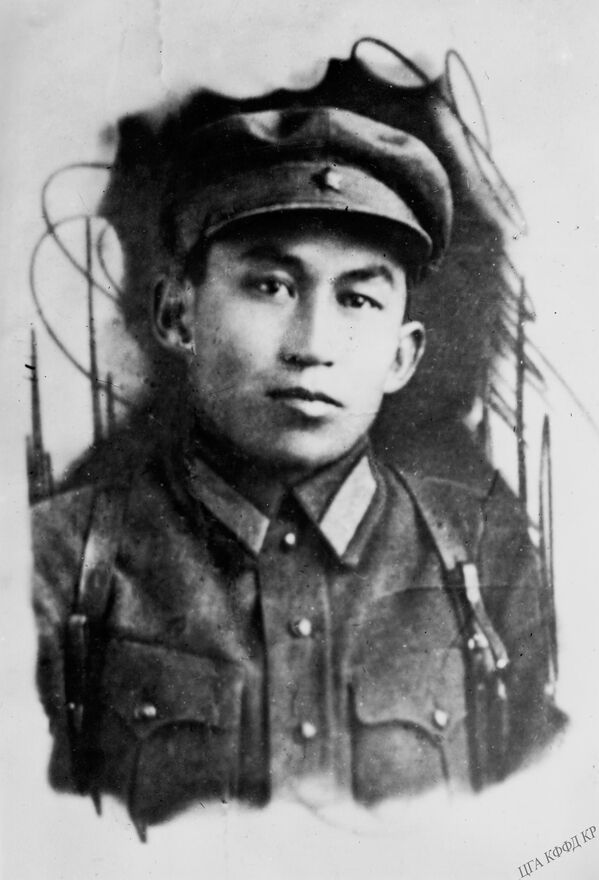 Ош чек ара комендатурасынын алдындагы ыктыярчы отрядынын командири Ю. Осмонбеков, 1920-жылдар - Sputnik Кыргызстан