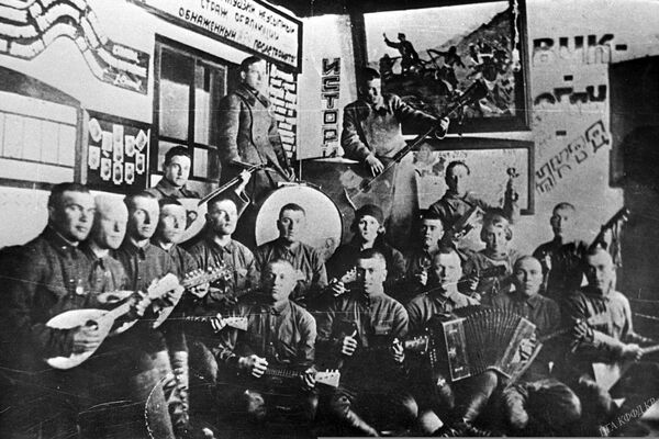 Алай-Гүлчө чек ара комендатурасынын өздүк чыгармачыл оркестри, 1936-жыл - Sputnik Кыргызстан