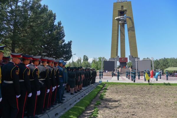 Куралдуу күчтөр 31 жылдыгын белгилөөдө - Sputnik Кыргызстан