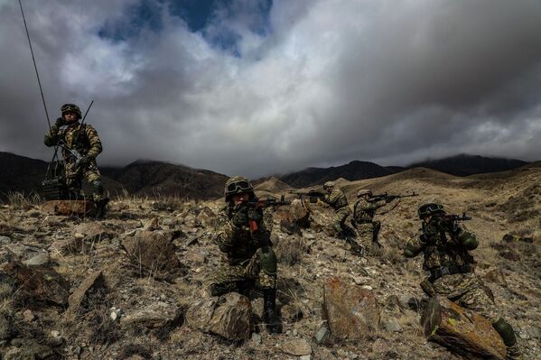 Дайым толук даярдыкта турган кыргыз армиясы - Sputnik Кыргызстан